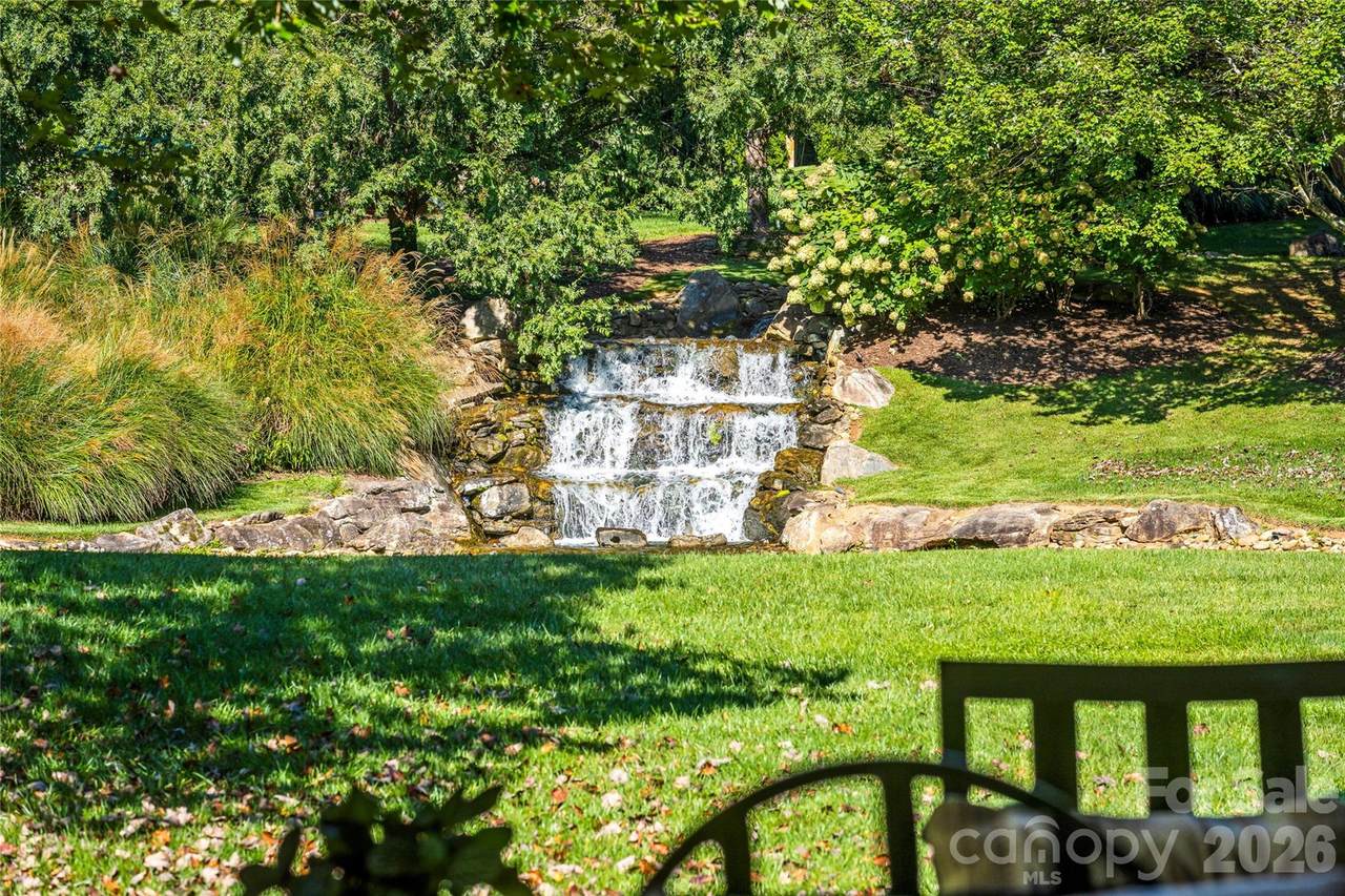 https://bt-photos.global.ssl.fastly.net/cmls/1280_boomver_1_4413948-1.jpg