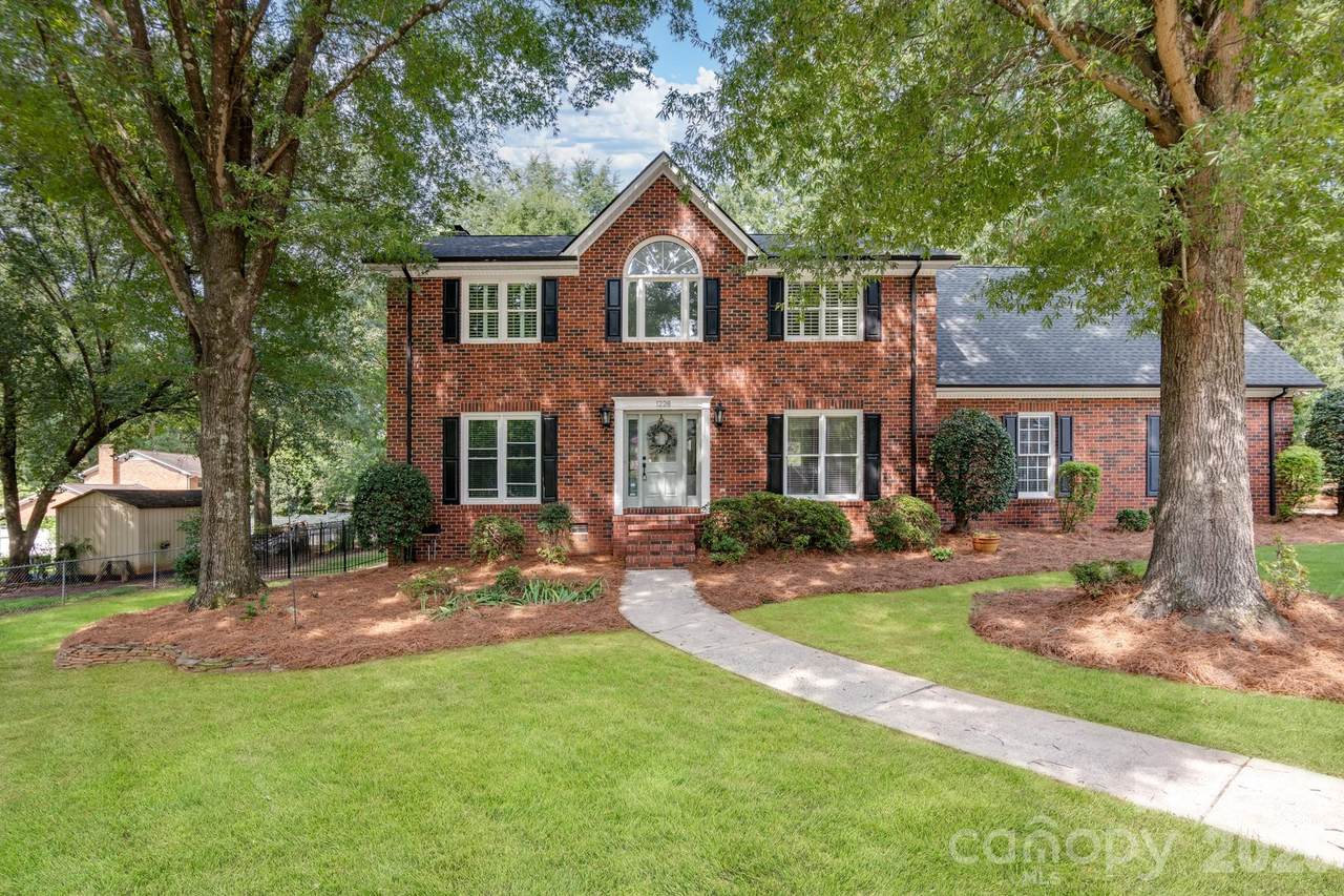 1228 12th Fairway Drive - Photo 1