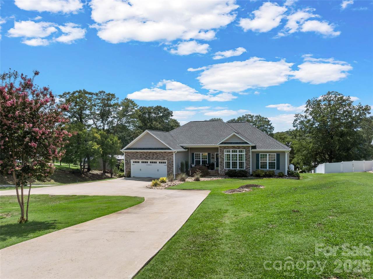 105 Michelle Drive - Photo 1