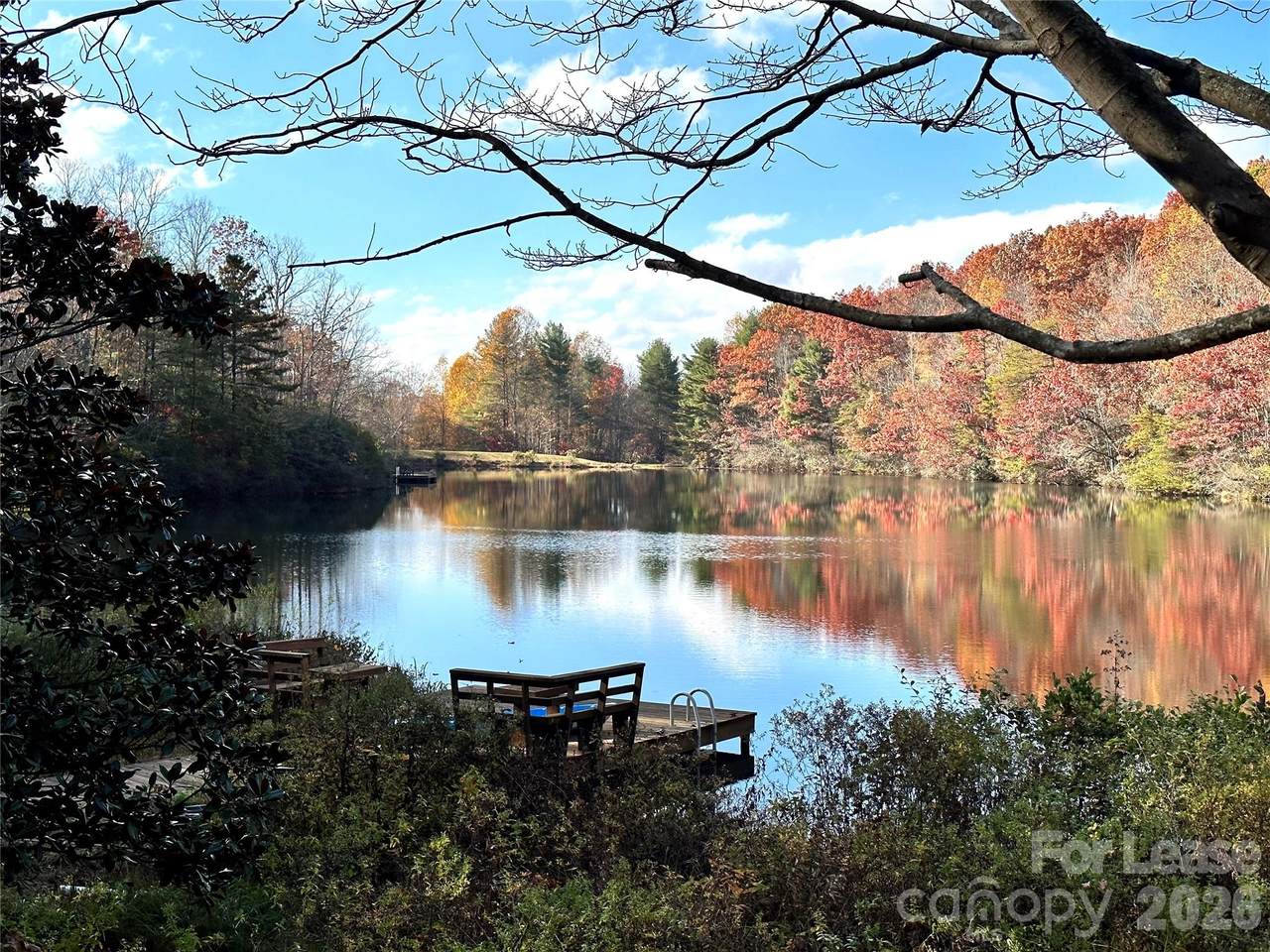 424 Lakeview Drive - Photo 1
