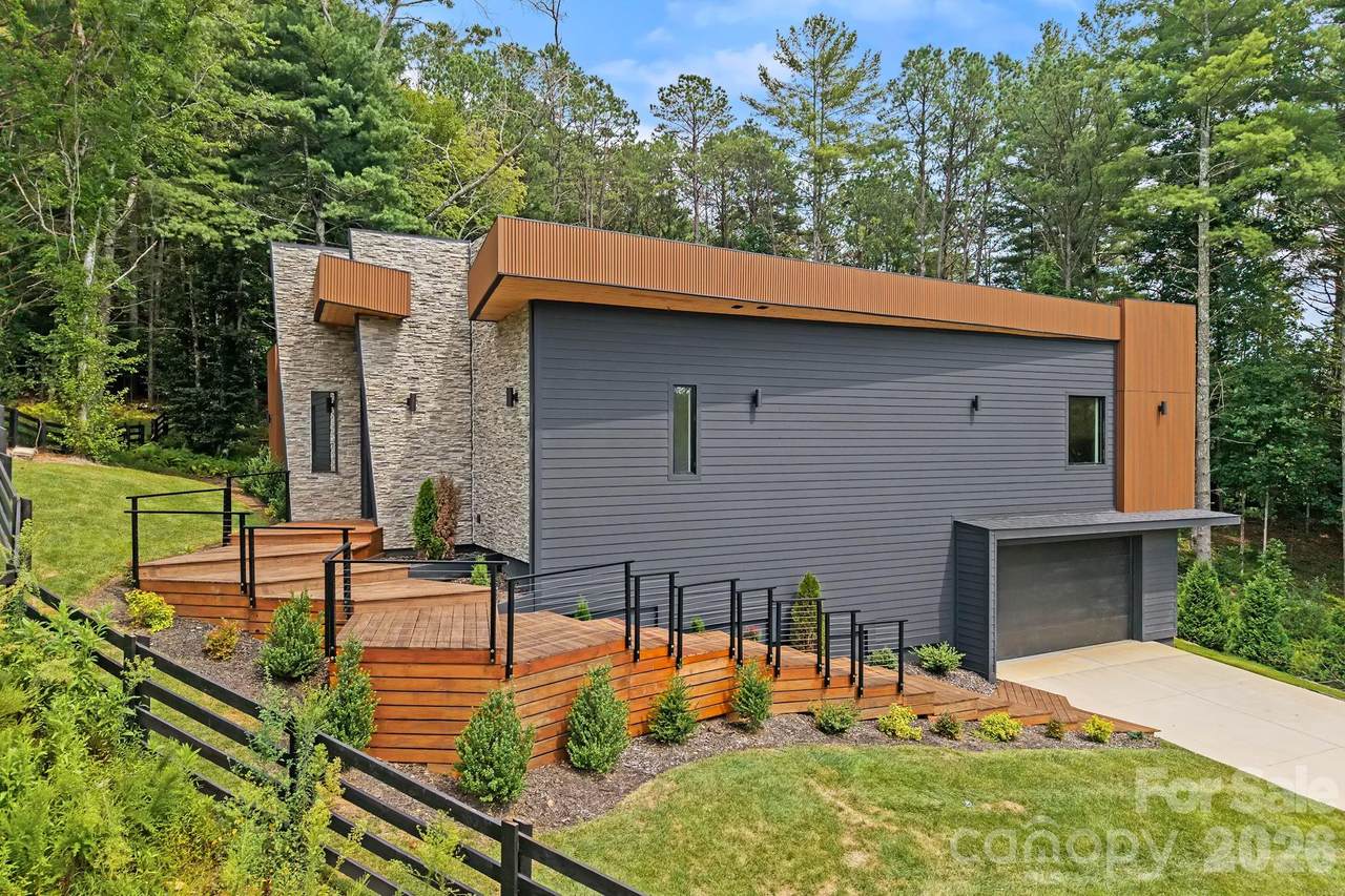 87 Verbania Road - Photo 1