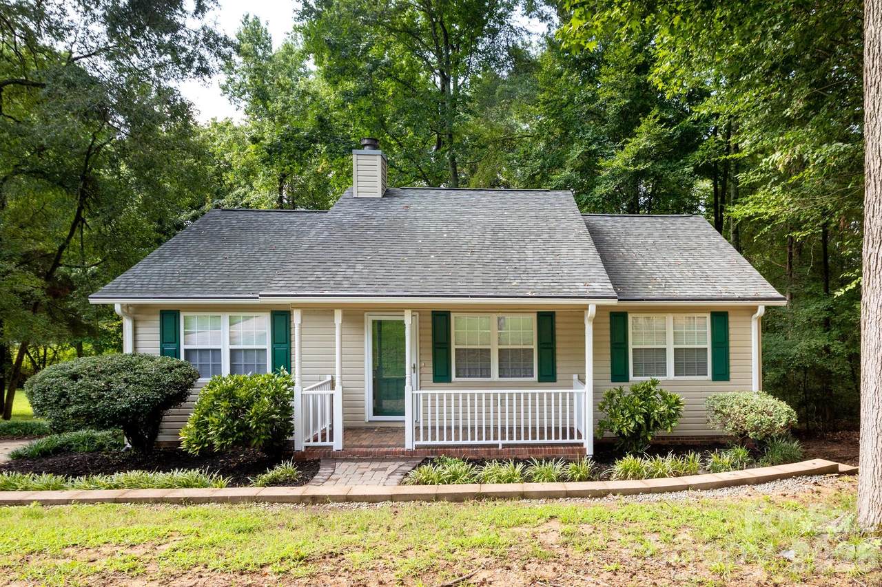 820 Clearview Court - Photo 1