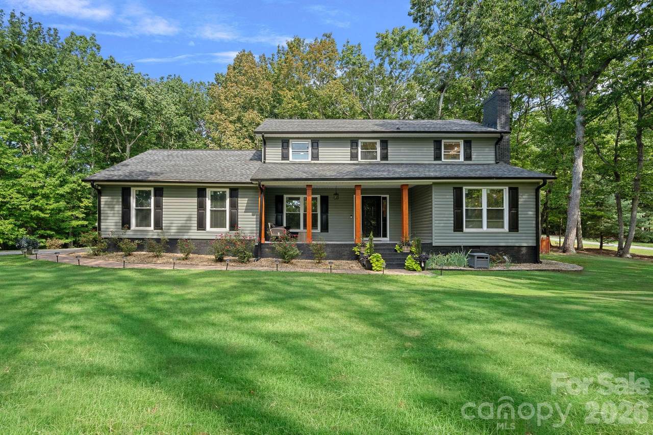 2981 Oak Ridge Circle - Photo 1