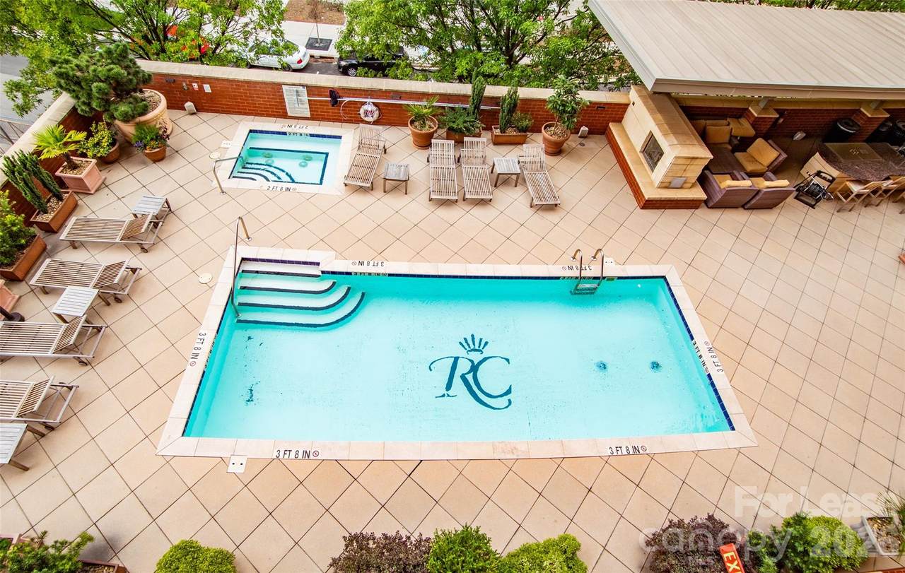 701 Royal Court - Photo 1