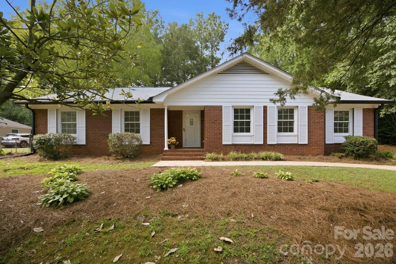 1045 Magnolia Street - Photo 1