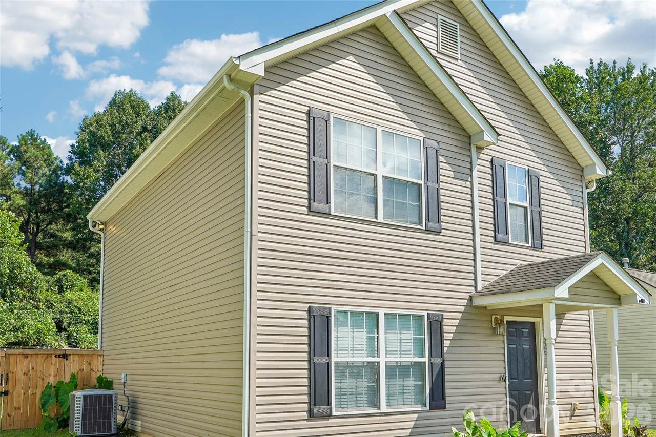 4926 Elizabeth Road - Photo 1