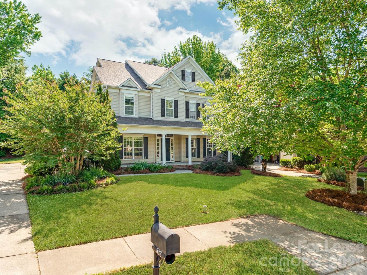 533 Montgrove Place - Photo 1