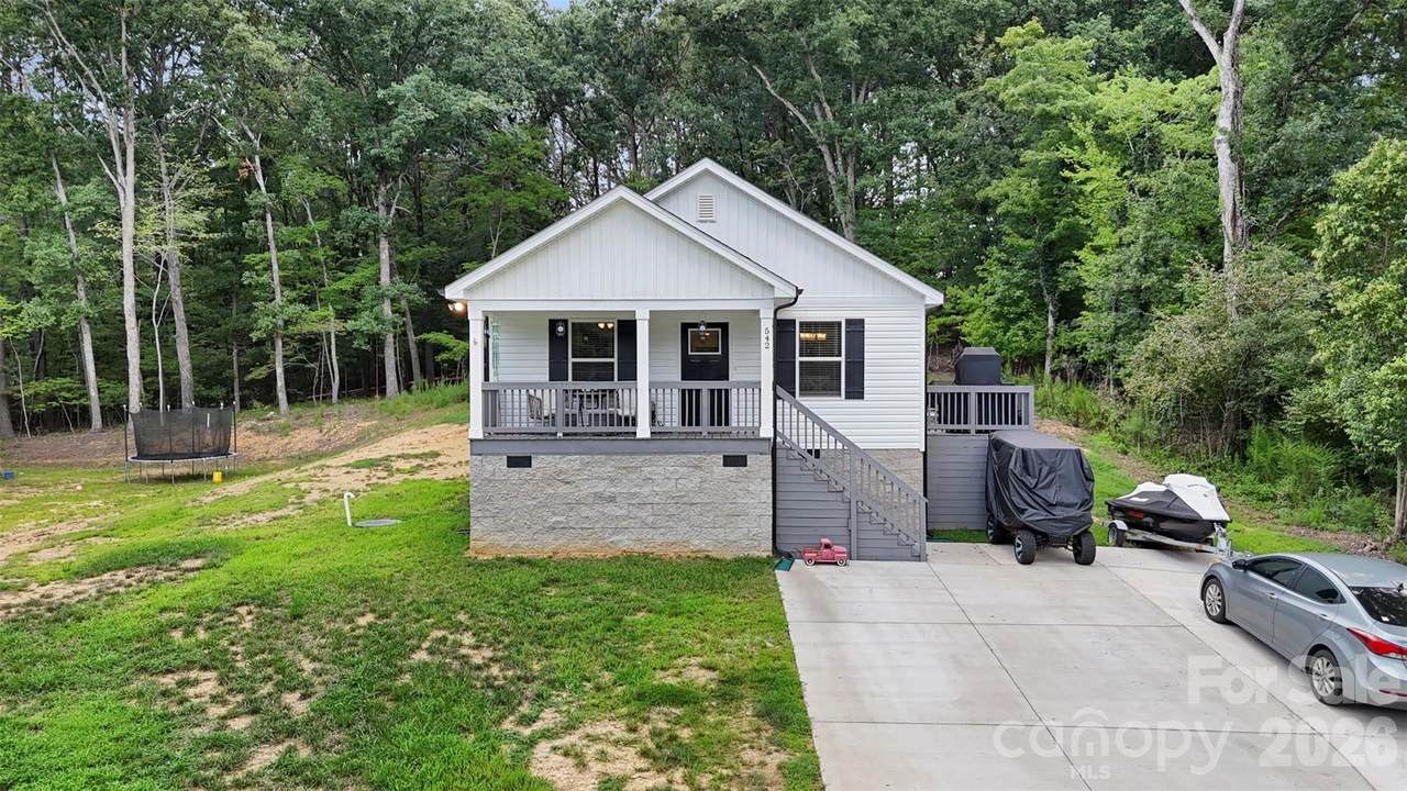 542 Oak Road - Photo 1