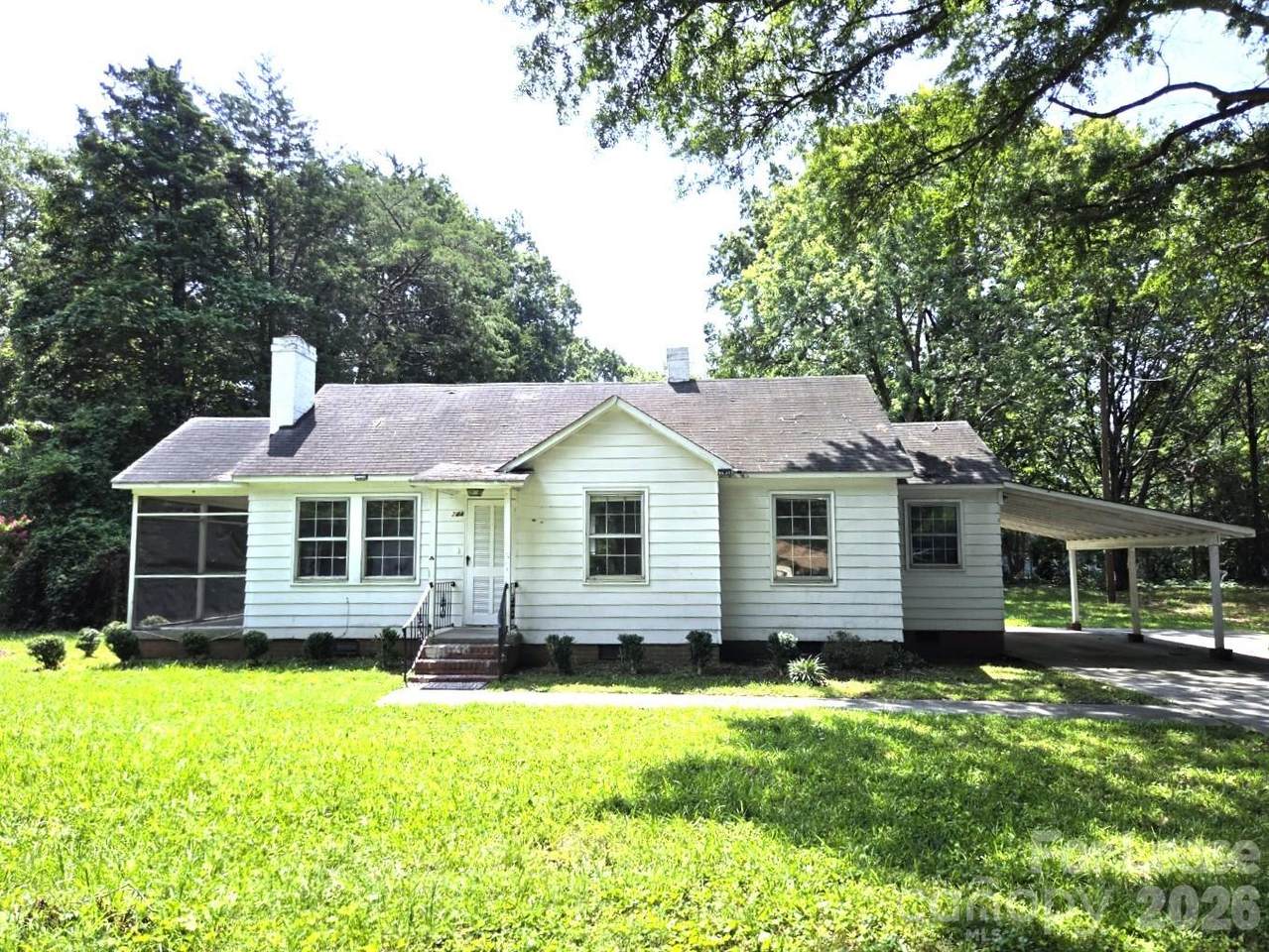 244 Dakota Street - Photo 1