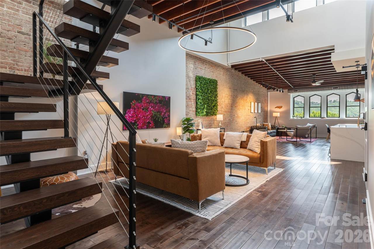 122 College Street - Photo 1