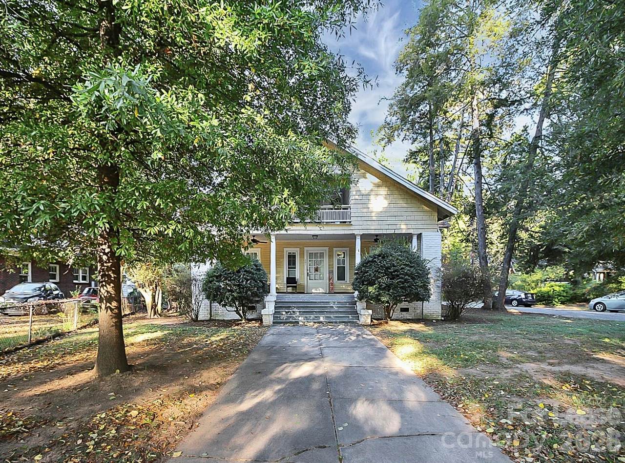 701 York Street - Photo 1