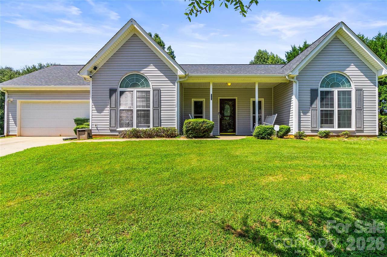 413 Summer Ridge Road - Photo 1
