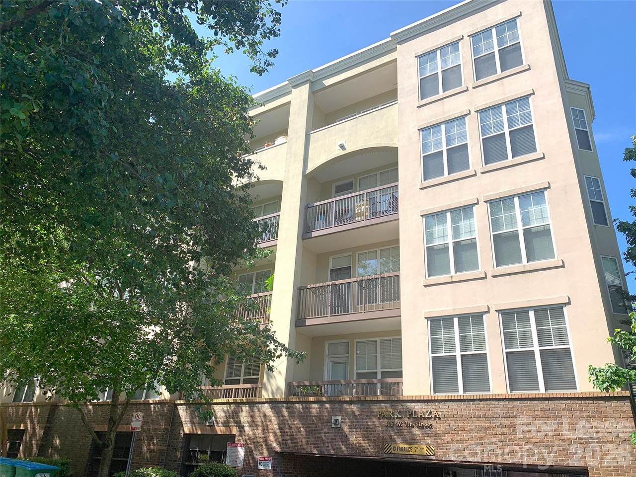 405 7th Street - Photo 1