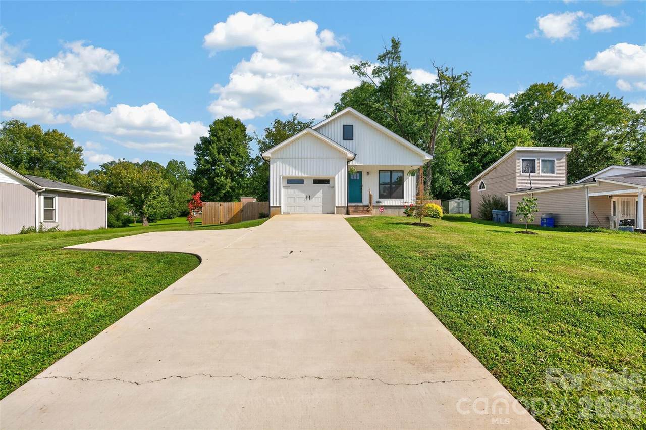 2416 4th Avenue - Photo 1