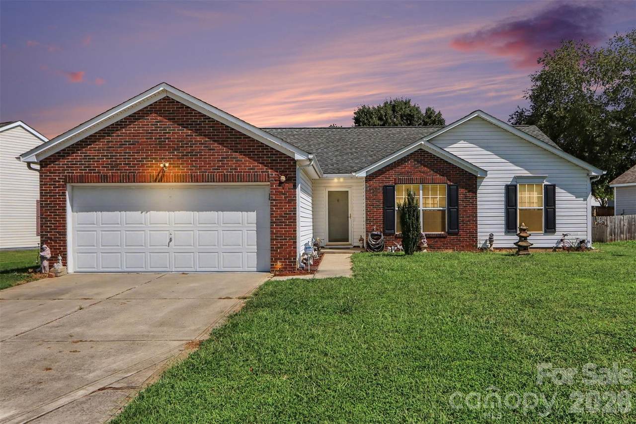 1068 Chapel Creek Road - Photo 1