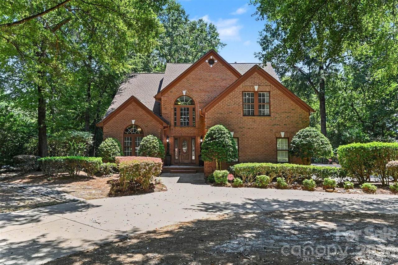 5625 Weddington Road - Photo 1