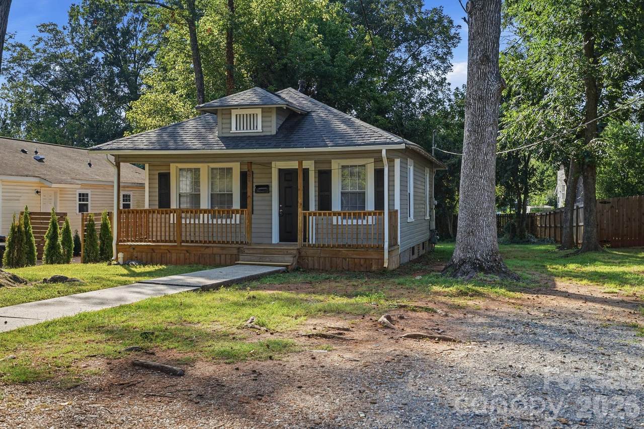 401 Skyland Avenue - Photo 1