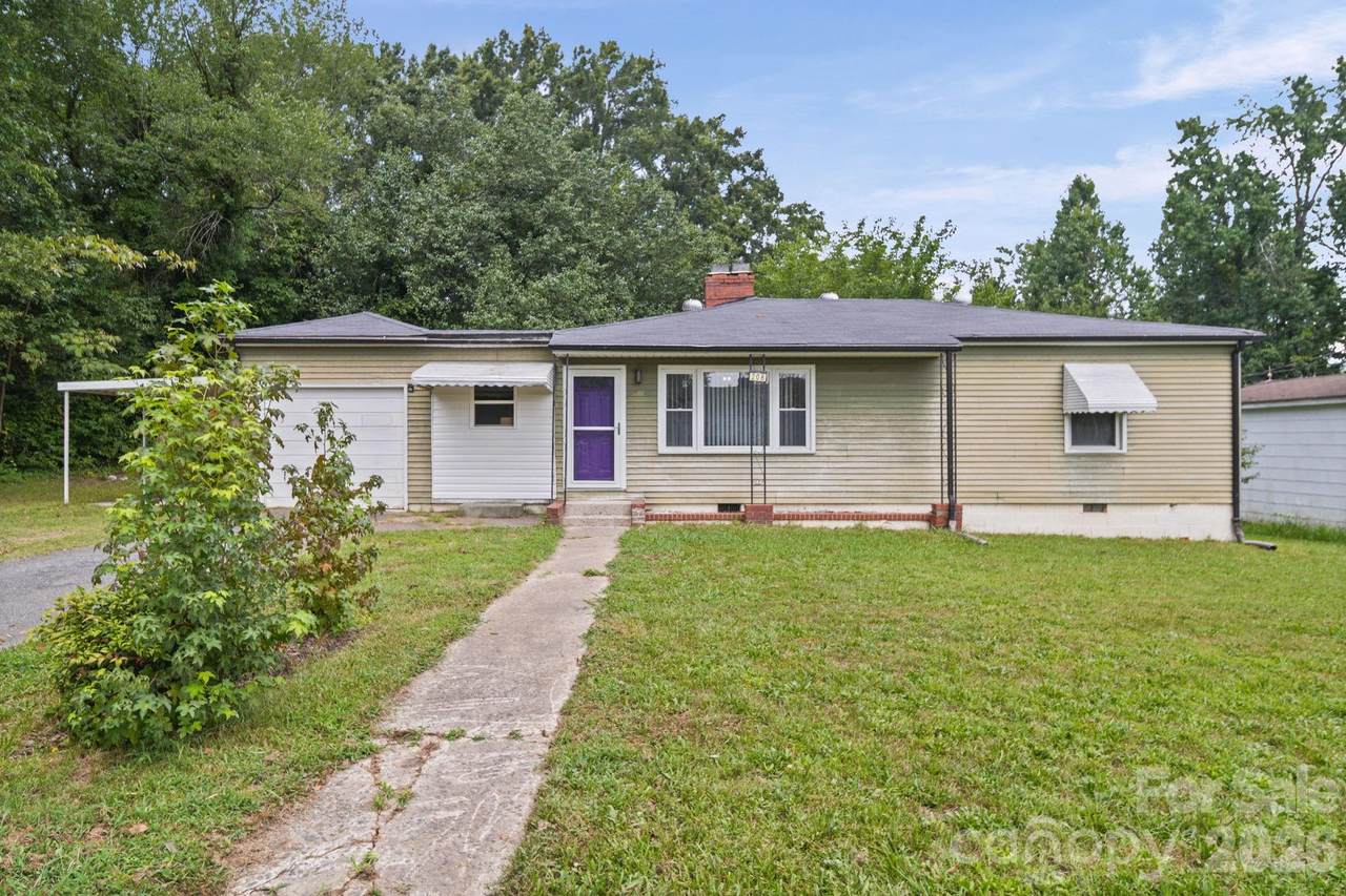 208 Clancy Street - Photo 1