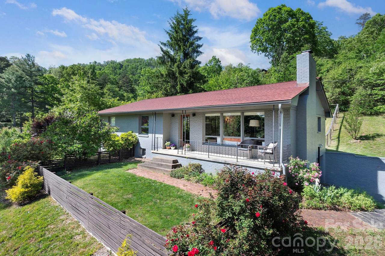 301 Stratford Road - Photo 1