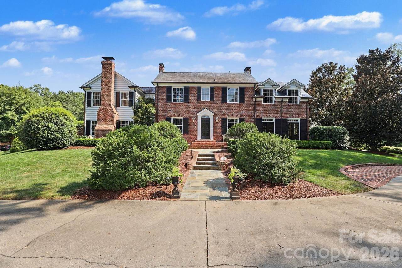 1401 Queens Road - Photo 1