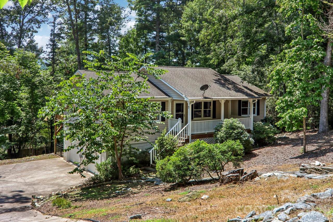 7 Maple Leaf Drive - Photo 1