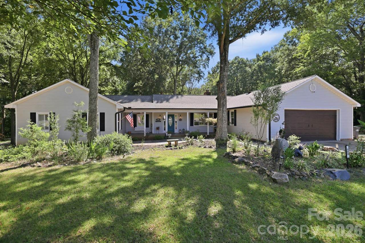 205 Dornoch Drive - Photo 1