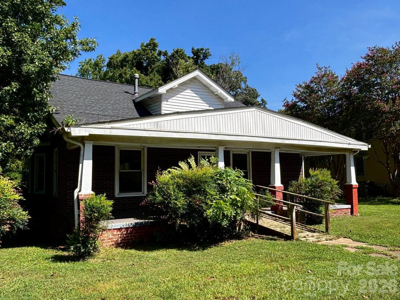 1612 Main Street - Photo 1