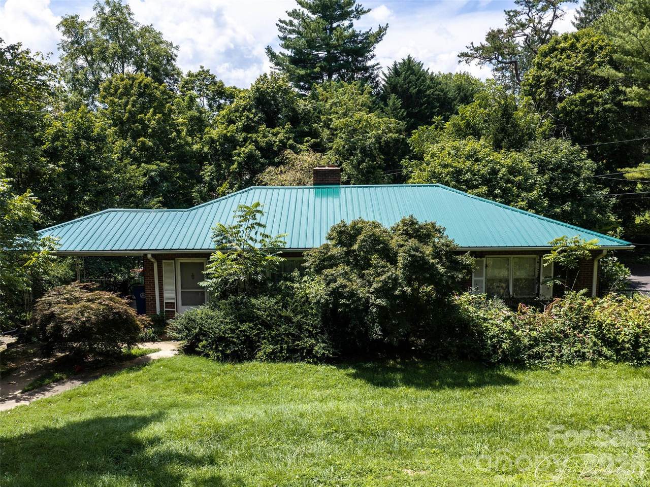 150 Stratford Road - Photo 1