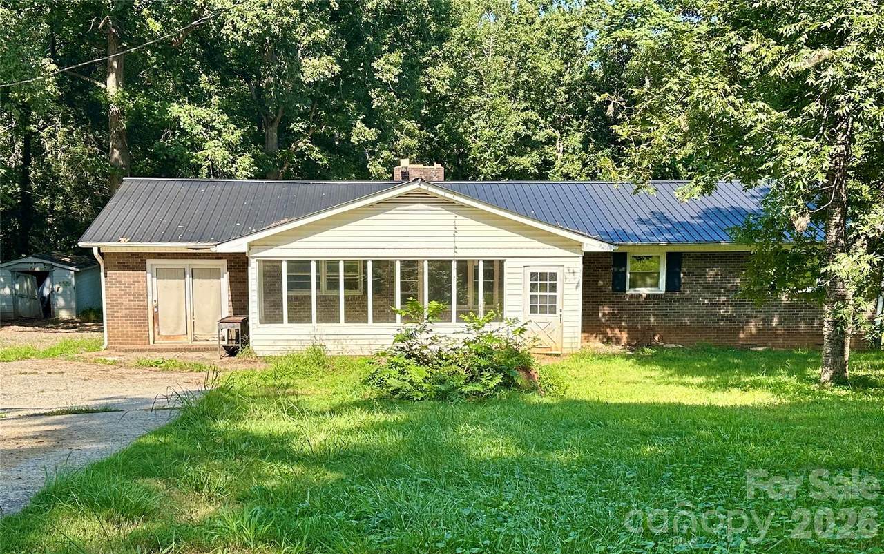 886 Pearidge Road - Photo 1