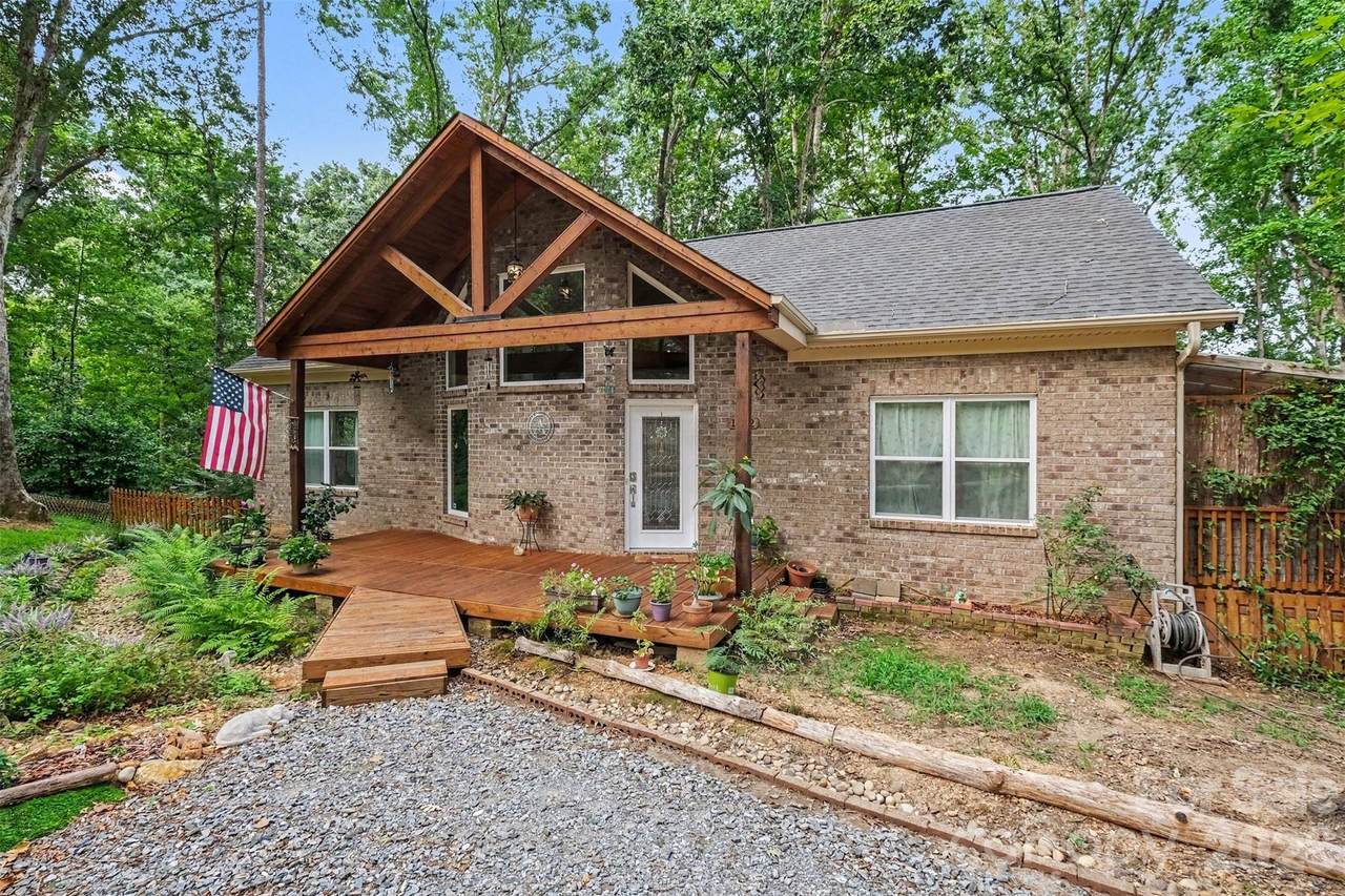 1042 Rosewood Drive - Photo 1