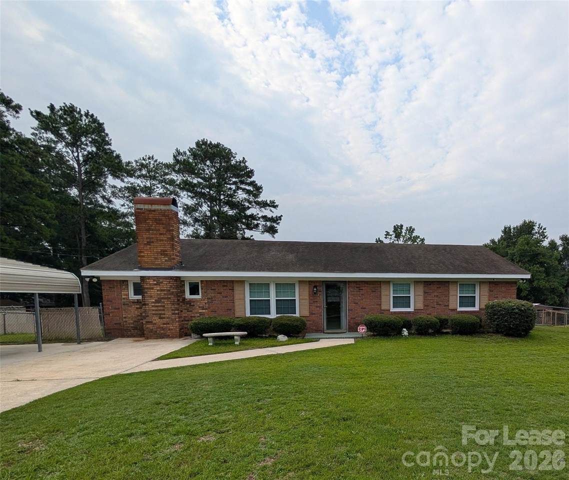 702 Dogwood Lane - Photo 1