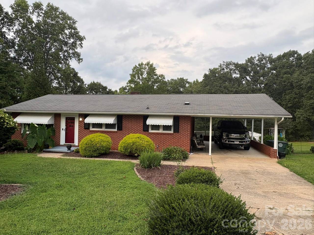 730 Harris Avenue - Photo 1
