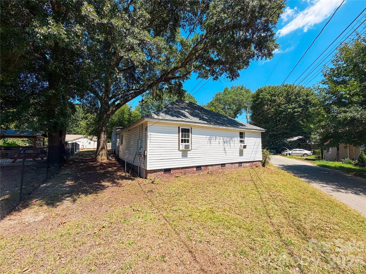 107 Drake Street - Photo 1