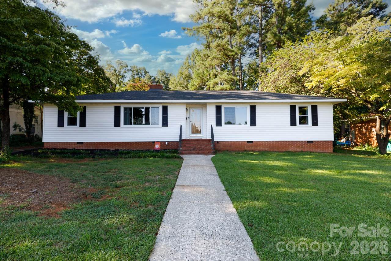 1131 Richmond Drive - Photo 1