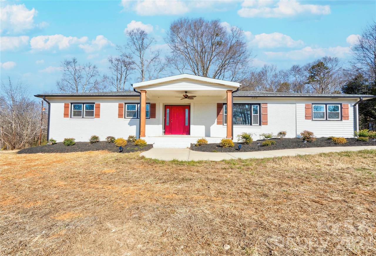 226 Hardin Circle - Photo 1