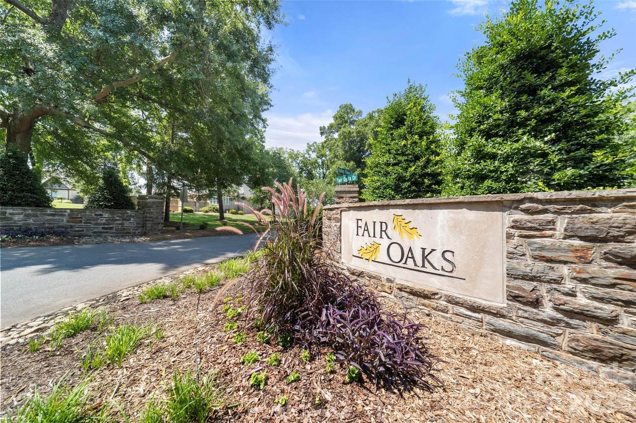 3925 Valley View Circle - Photo 1