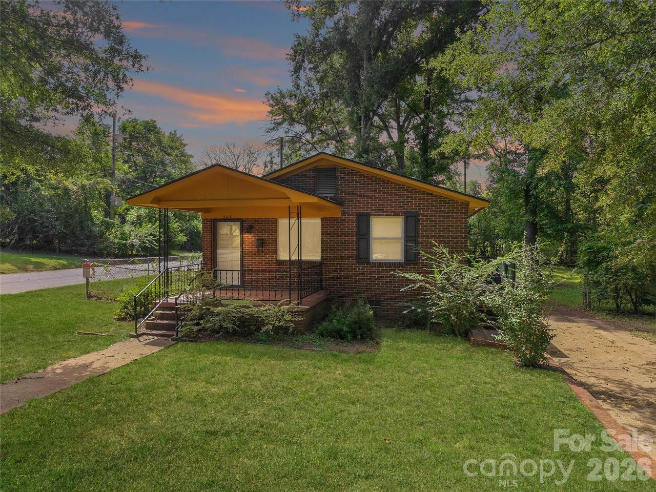 305 Scoggins Street - Photo 1