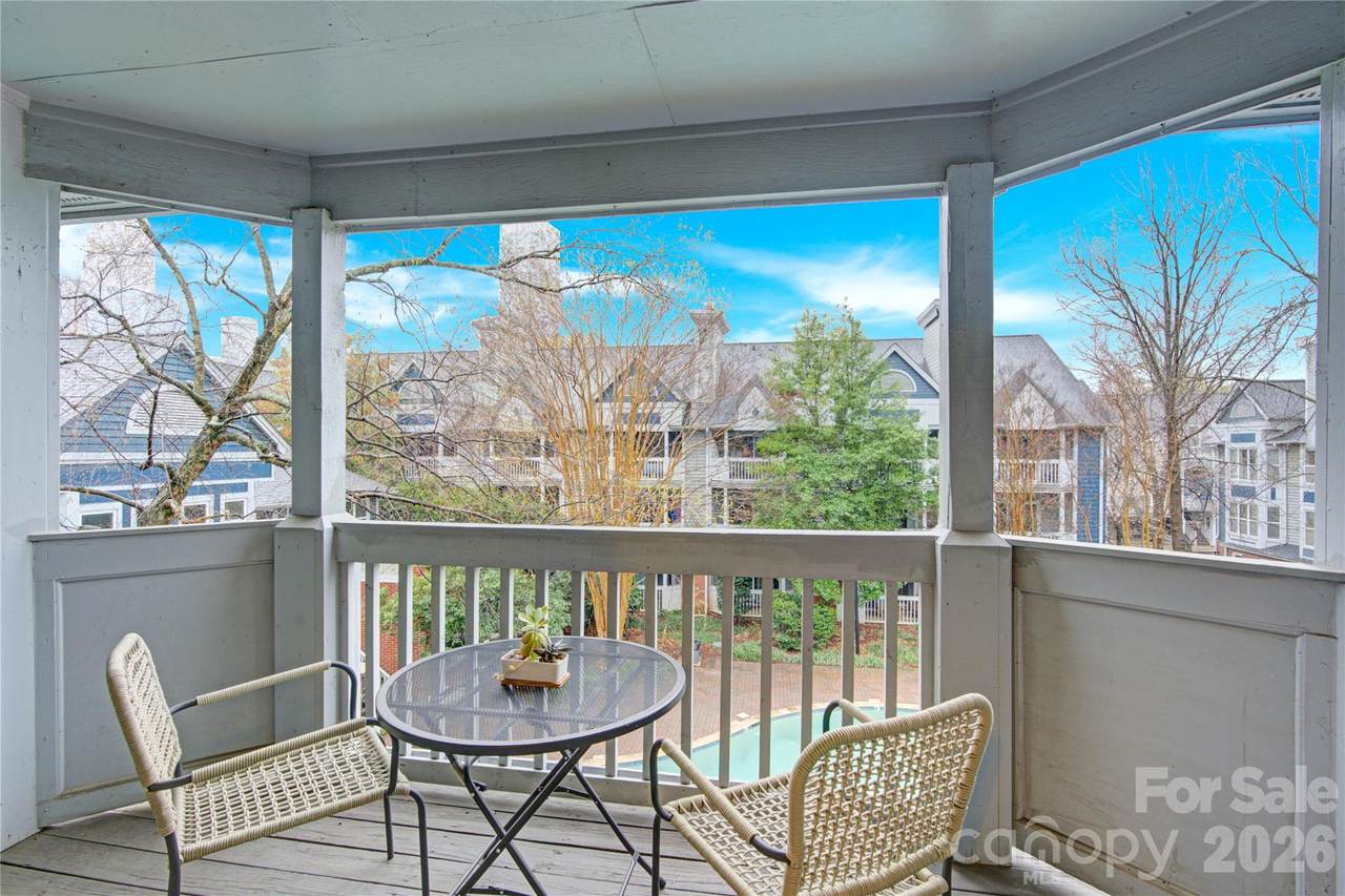 525 Graham Street - Photo 1