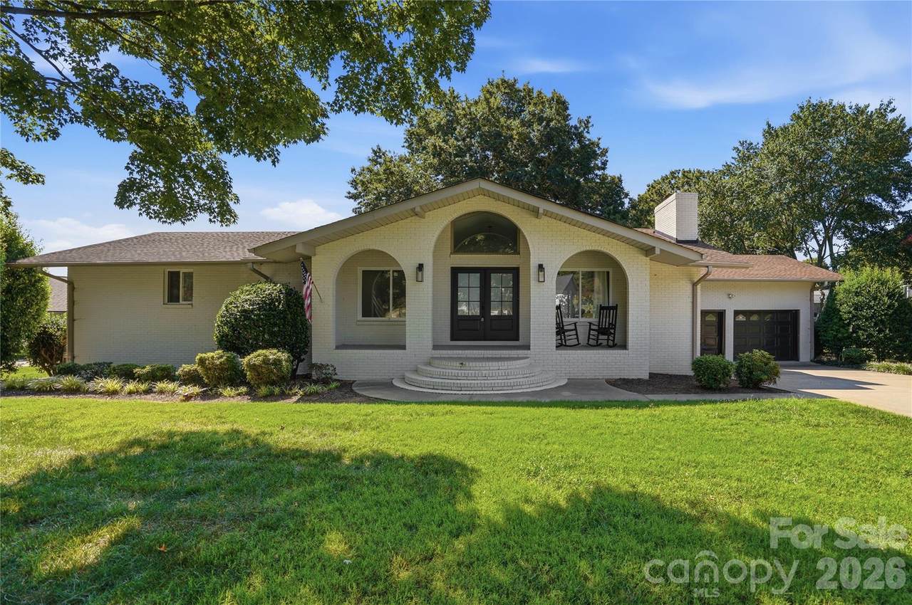 332 Shoreline Loop - Photo 1