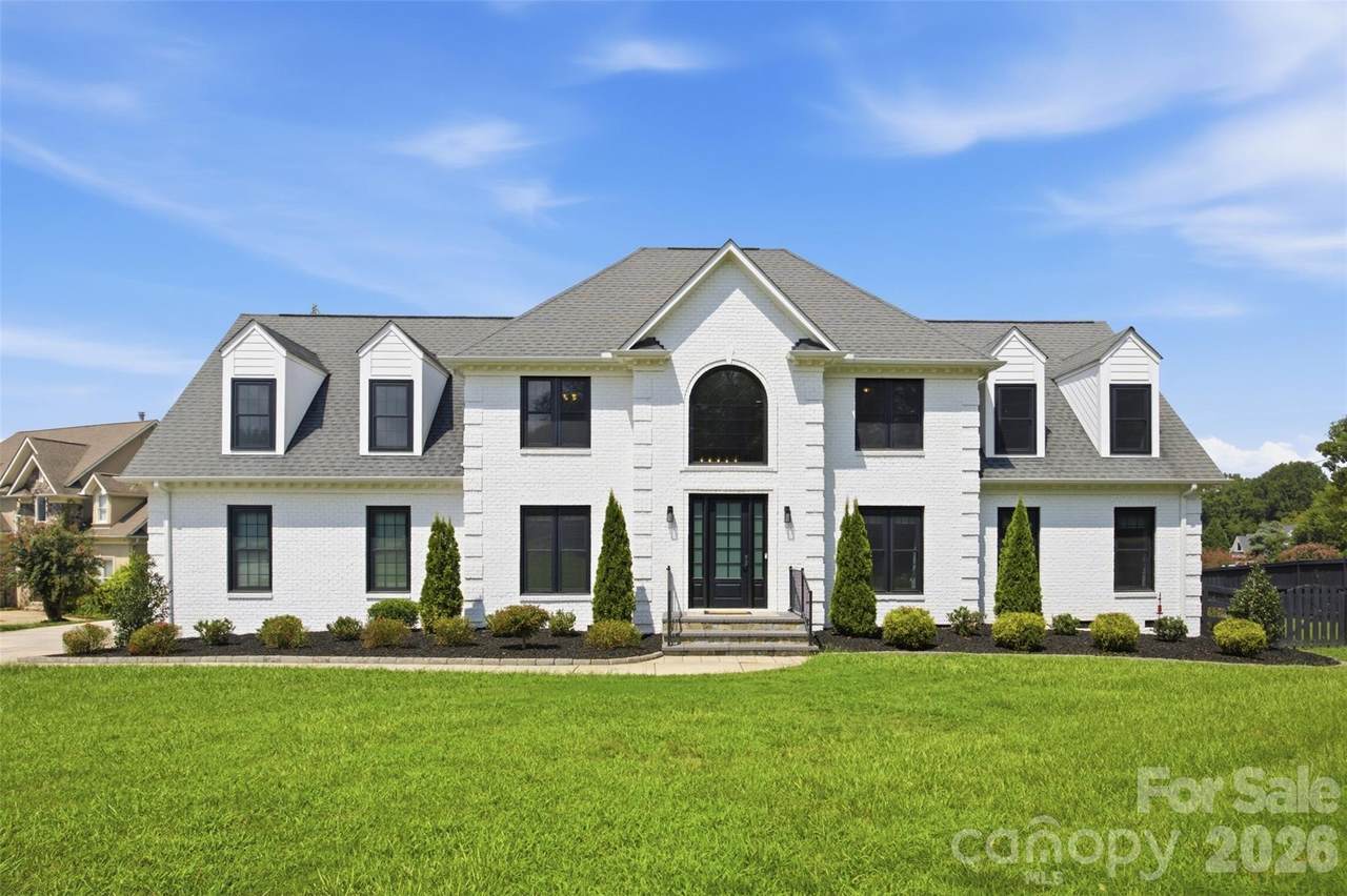 1002 Heather Glen Drive - Photo 1