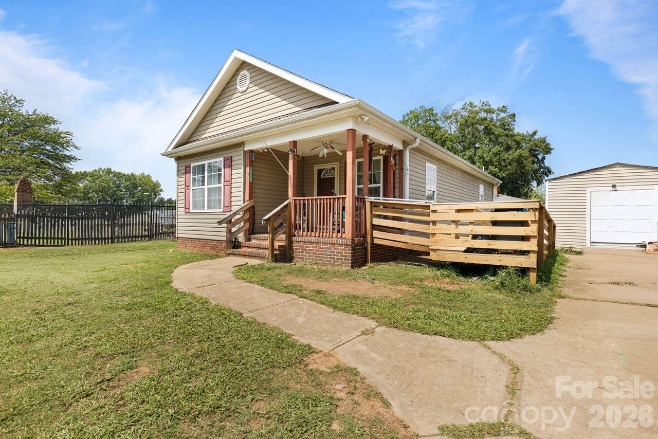 206 Oakland Avenue - Photo 1