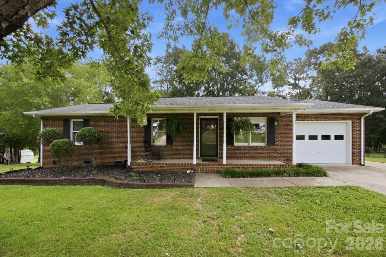 105 Ashburne Drive - Photo 1