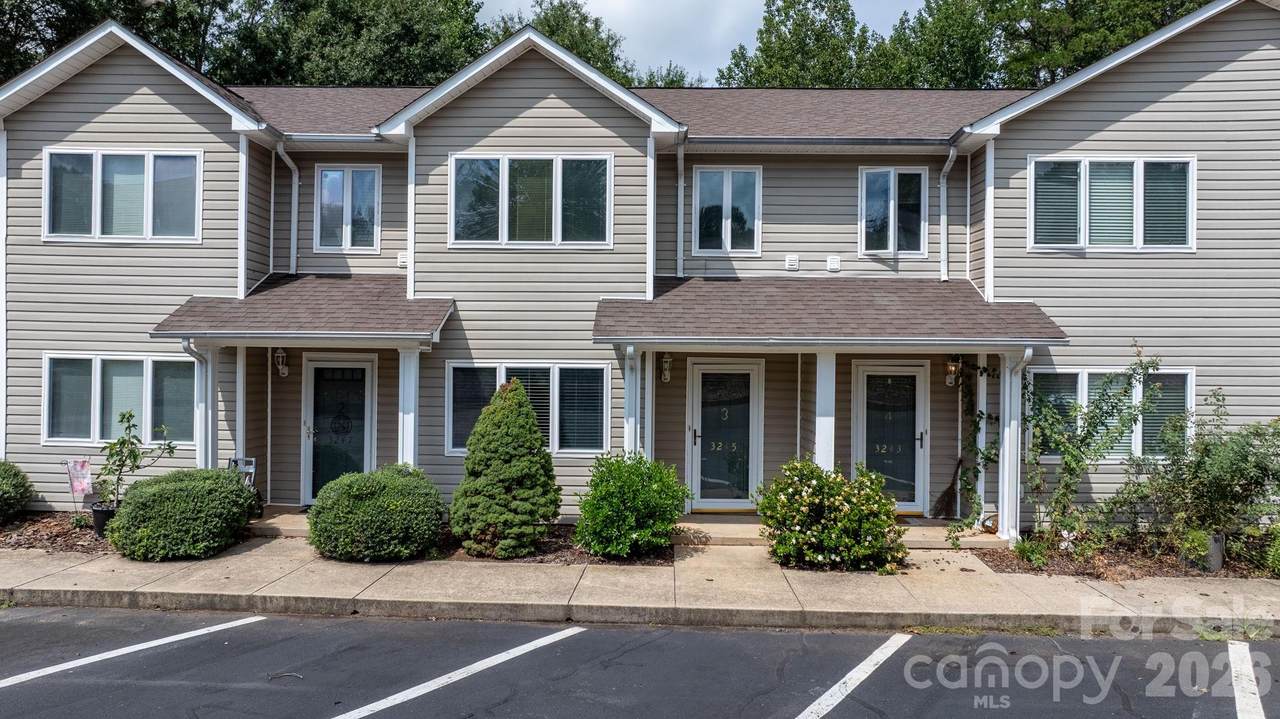 3245 White Oak Court - Photo 1