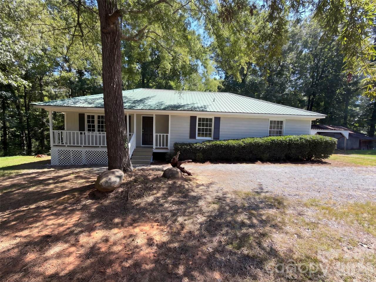 1018 Wade Rorie Road - Photo 1