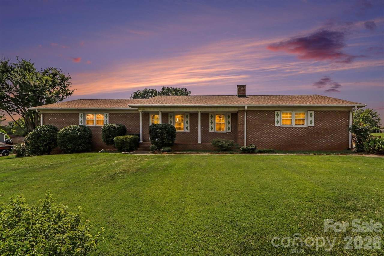 1018 Rembrandt Drive - Photo 1