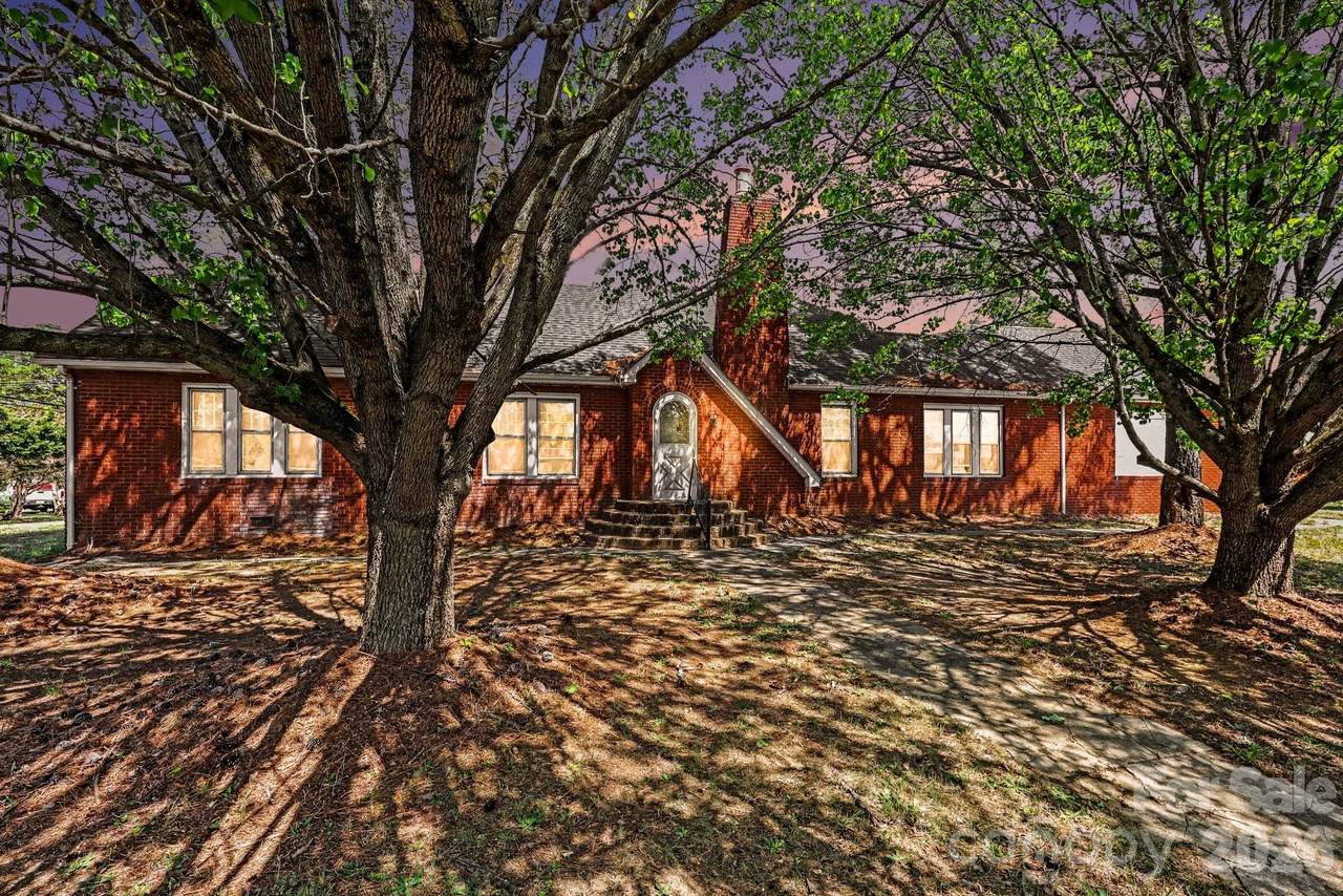 1411 Ludwick Heights Lane - Photo 1