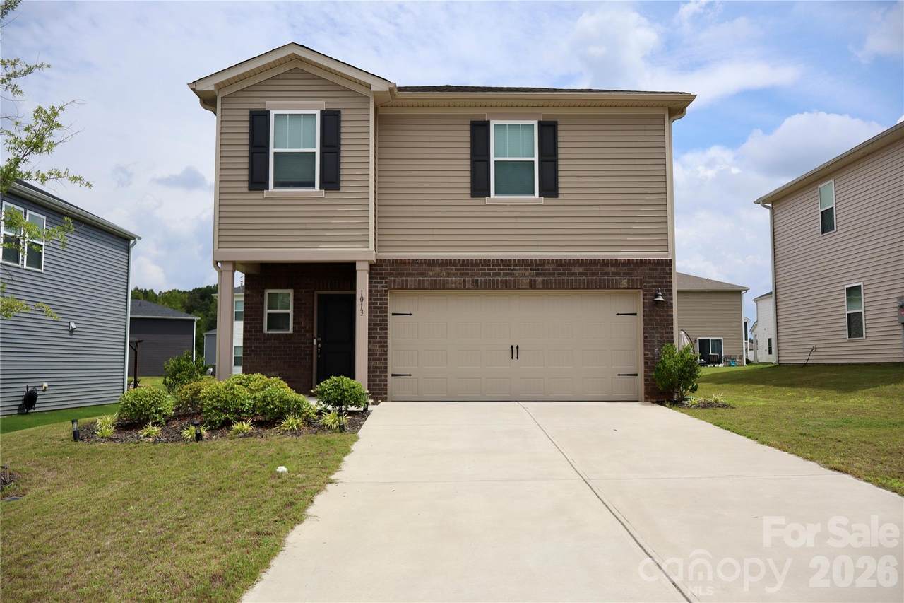1013 Harry Court - Photo 1