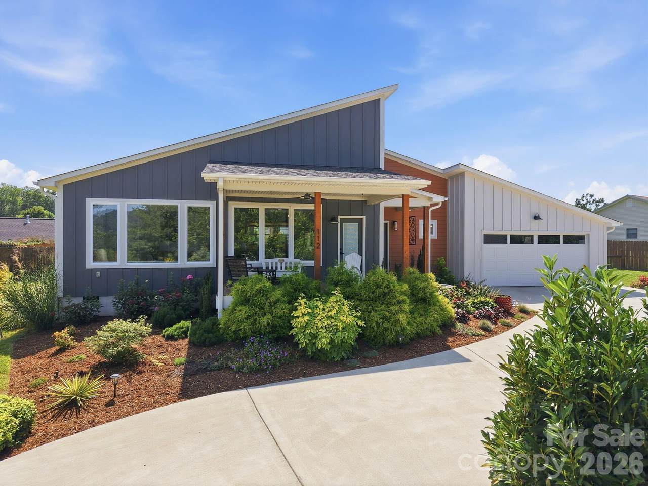 112 Upper Grove Lane - Photo 1