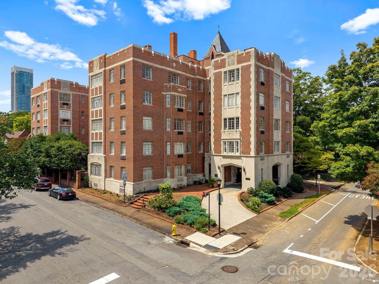 301 10th Street - Photo 1