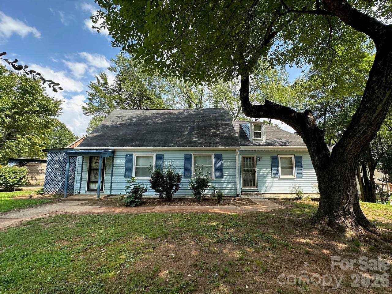 1012 Louise Road - Photo 1